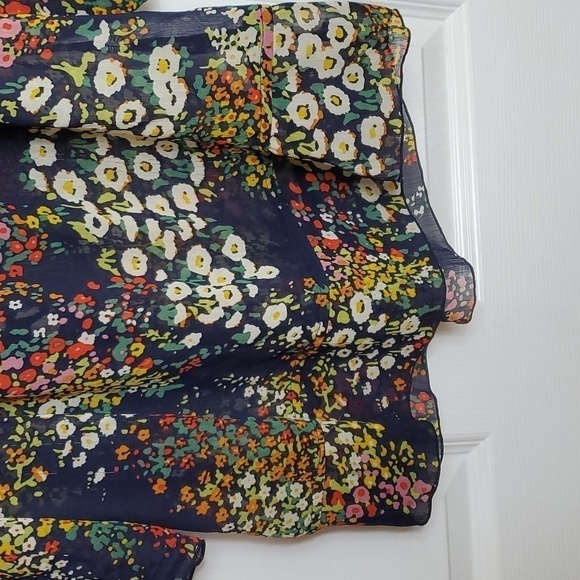 Bluenotes Flowy Peasant Tunic Style Floral Blouse Size Medium - Picture 3 of 12